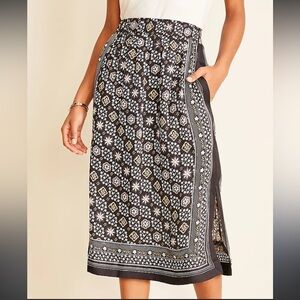 Ann Taylor Black and White Floral Midi Skirt